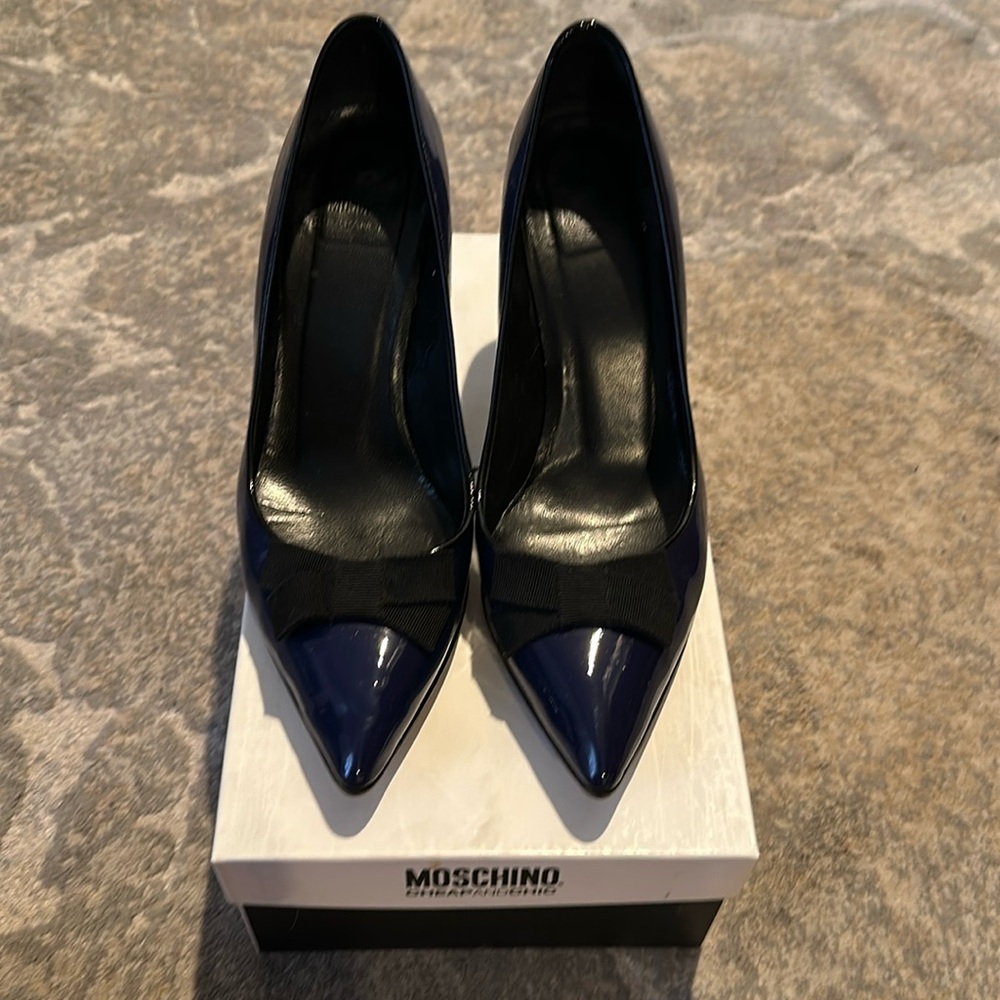 MOSCHINO Cheap and Chic Patent Leather Pump SZ 37.5